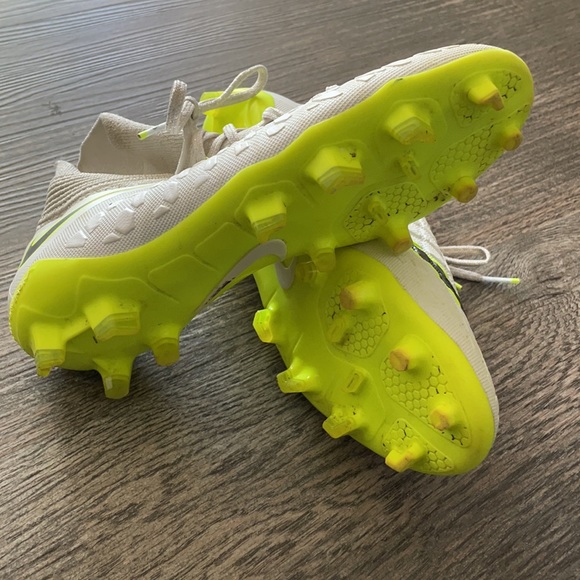 4 Nike JR Hypervenom Phantom 3 Elite Soccer Cleats - Picture 3 of 9